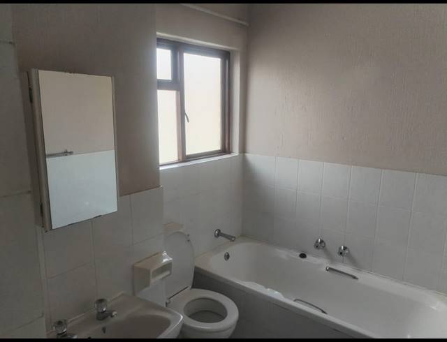 1 bed property to rent in BASSONIA